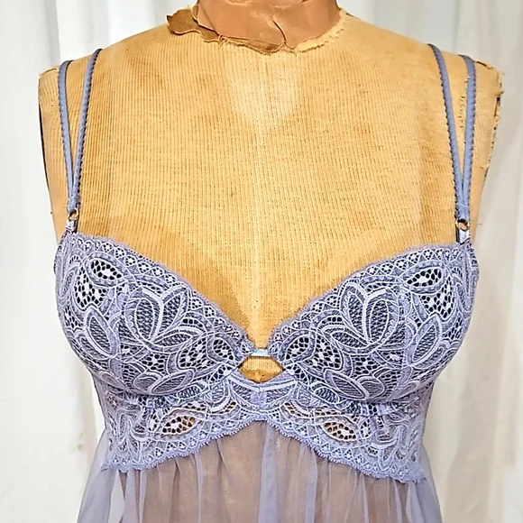 VS is killing it here. This is the best little garment I have seen in forever. - Picture 2 of 9